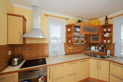 Kuchyňská linka do tvaru „U"