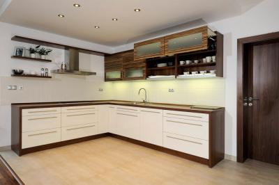 Moderní kuchyňská linka do tvaru „L"